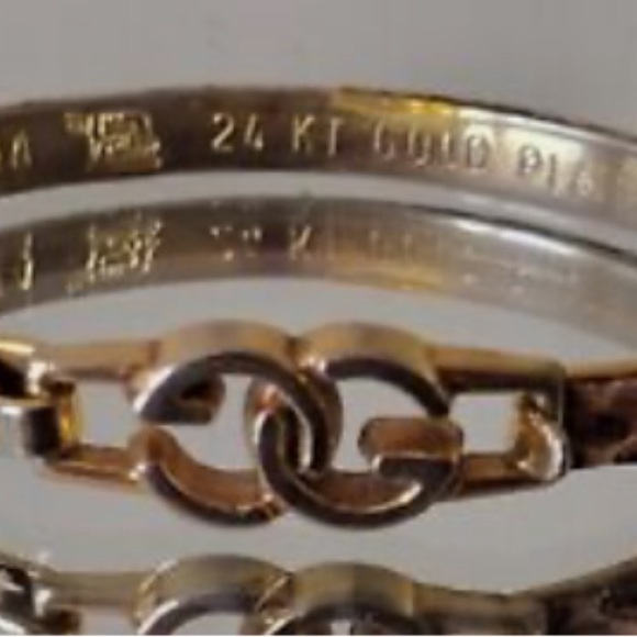 VINTAGE GUCCI GG 24K GOLDPLATED
BEIGE SNAKE'S SKIN BANGLE BRACELET - Picture 5 of 16